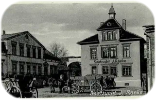 Blick auf den Gutshof J. Raecke in Hemsdorf um 1930 (?)