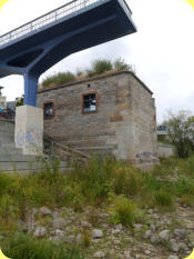 Es ging schon ganz schön nach Unten. 2013 stand das Wasser kurz unter der Plattform. Foto: 2018