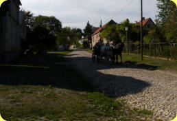 Eine Landpartie mit 2 Pferdestärken.