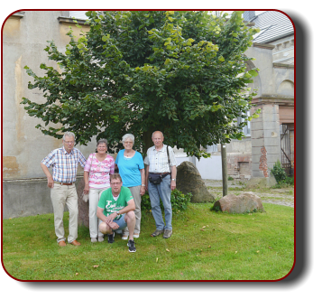 Ein Andenken vor den Findligen am ehemaligen elterlichen Hof, im August 2017