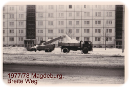 1977/78 Schneeräumung auf dem Breiten Weg in Magdeburg.